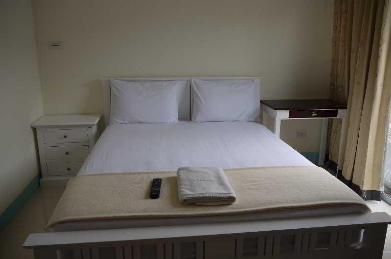 J Apartment Ao Nang Exterior photo